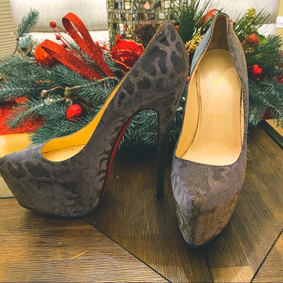 🔥Christian Louboutin Leopard Print Heels🔥 - Picture 3 of 12